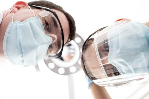 How to Choose a Dental Surgeon: 5 Questions You Must Ask